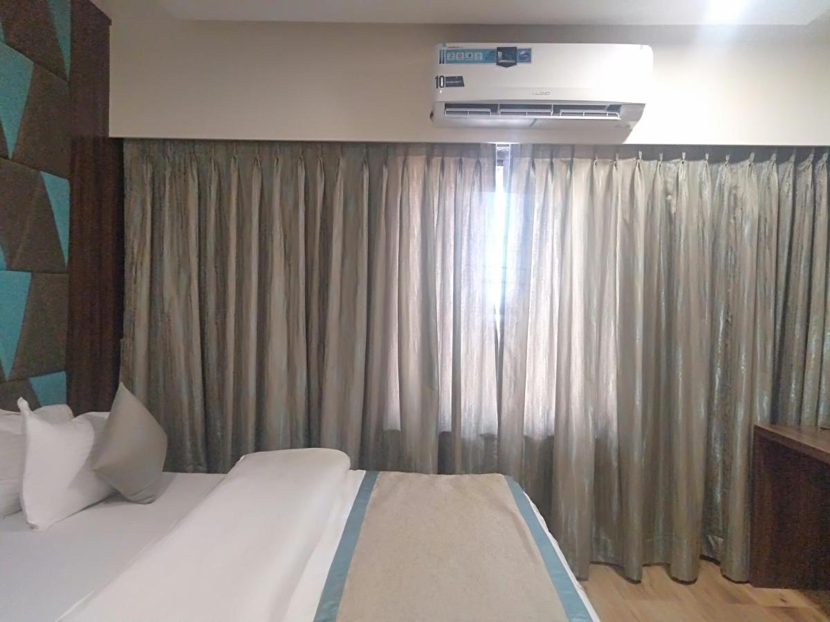 Hotel Shiv Sangram アフマドナガル エクステリア 写真